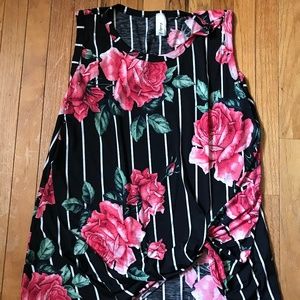 LOVELY J Sleeveless Top with Stripes and Roses